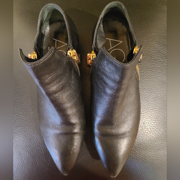 AGL Pointed Black Short Bootie with Double Zipper - Picture 10 of 10